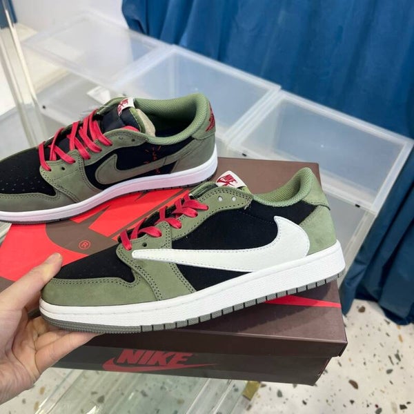 Nike AJ1 Low  Sneakers