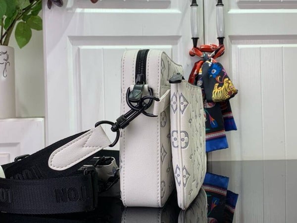 LV trio Messenger “24 Bag