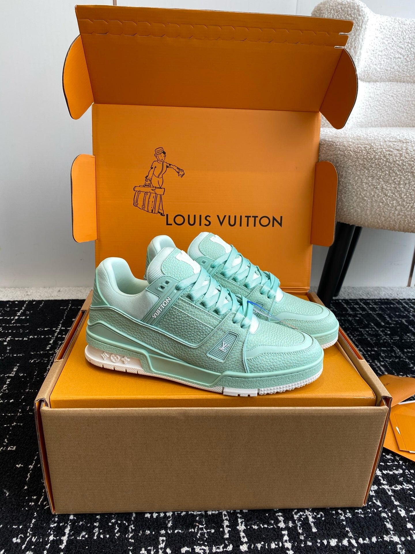 Louis Vuitton Sneakers