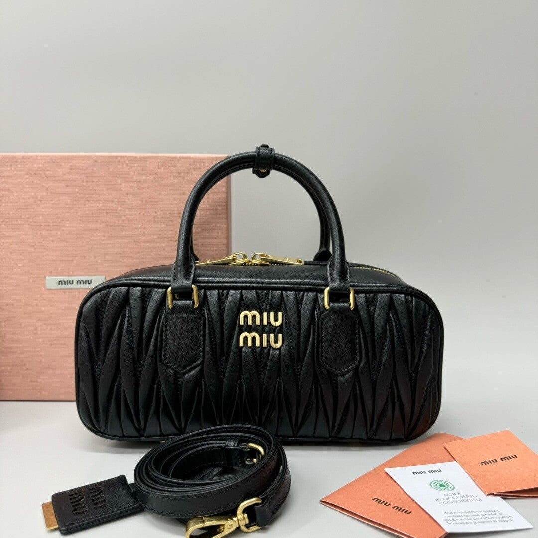 Miumiu Matelasse mdi bag
