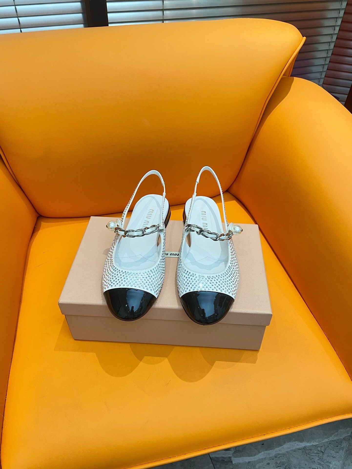 Women shoes 2cm Heels