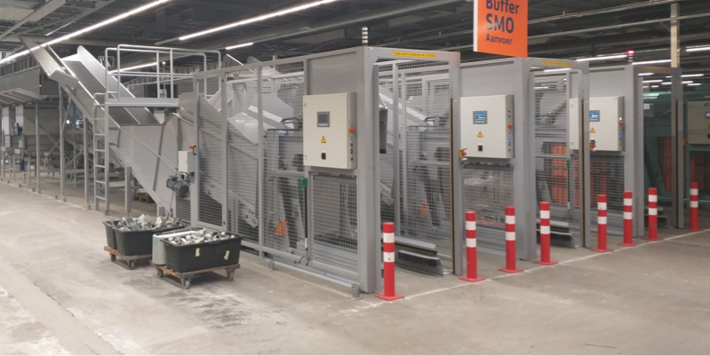 pakketten bulk handling, tipper, parcel handling, bulk letters dumping, post  handling equipment, postNL, dhl tipper rolcontainer kantelaar, box tipper, trolley tipper SMO tipper, kipper