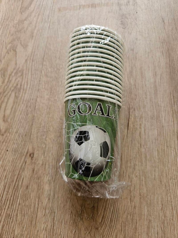 16 Goal Wegwerp bekers