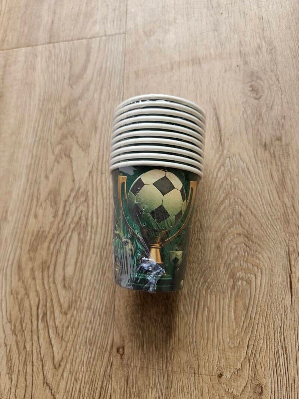 10 wegwerpbekers voetbal 4