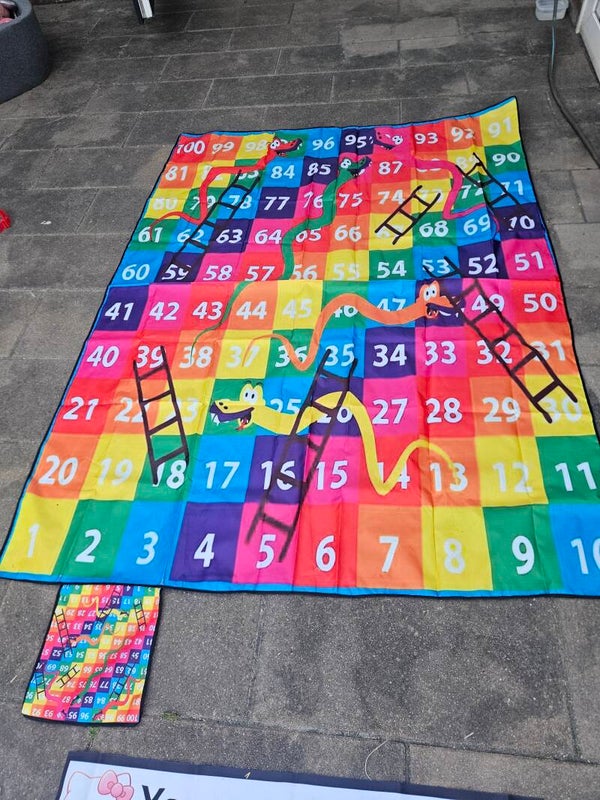 Slangen en ladders groot bordspel