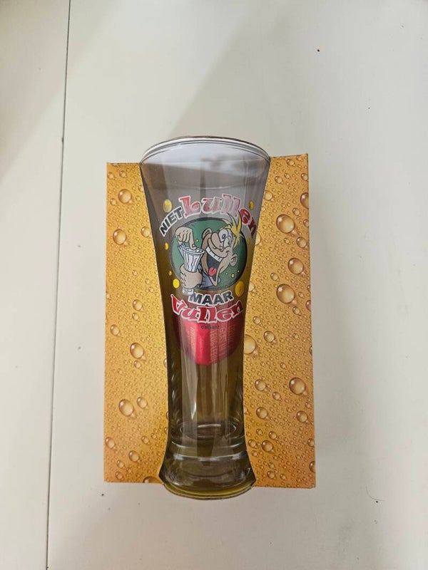 Niet lullen maar vullen glas