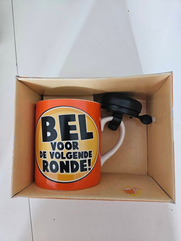 Bel voor de voltende ronde mok