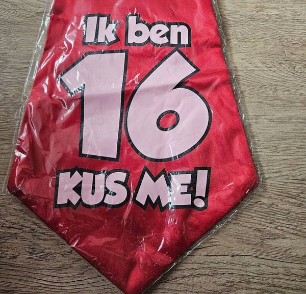 Ik ben 16 Kus Me! Stropdas