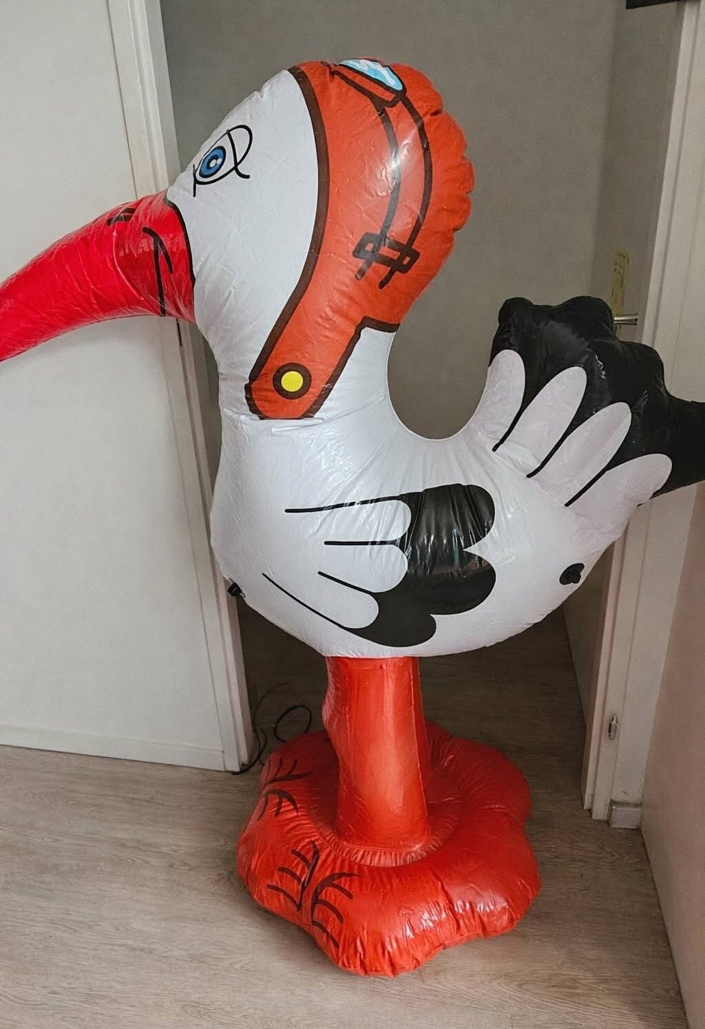 Opblaasbare geboorte ooievaar met pomp