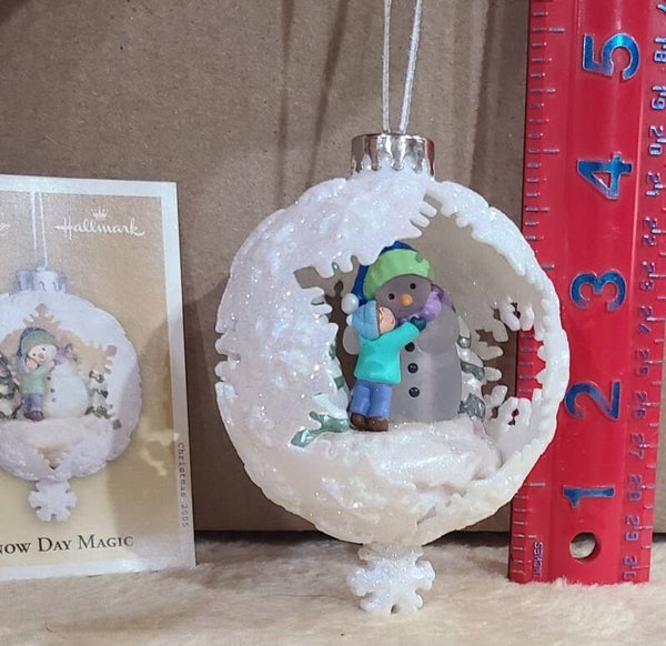 2005 - Snow Day Magic - Hallmark Ornament