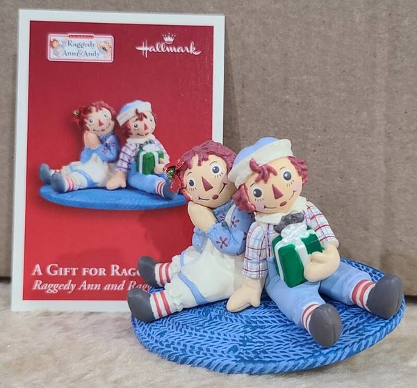 2003 - A gift for Raggedy Ann - Clip on Ornament