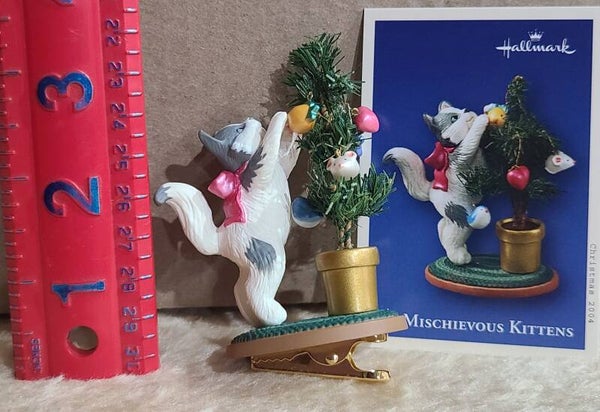 2004 - Mischievous Kittens Collector's Series #6 - Hallmark Ornament