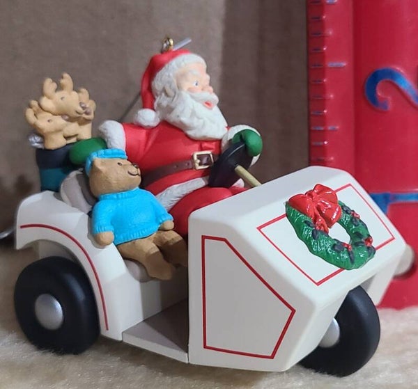1999 - Santa's Golf Cart - Here Comes Santa Collector's Series #21 - Hallmark Ornament