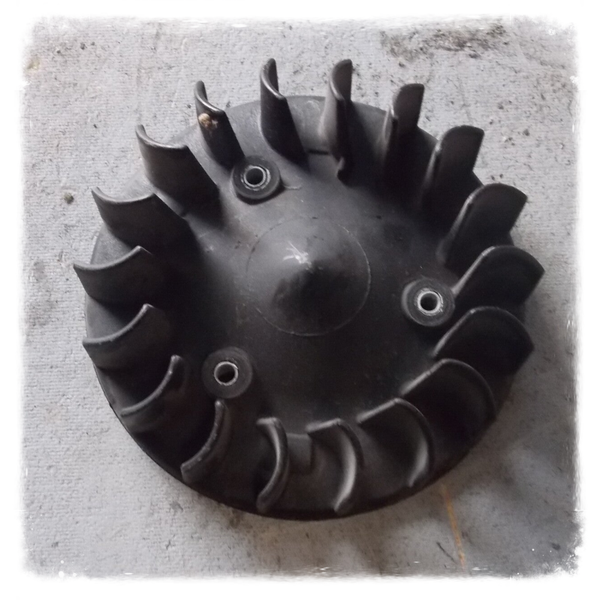 Piaggio Fly 125 4T Lüfterrad Lichtmaschine