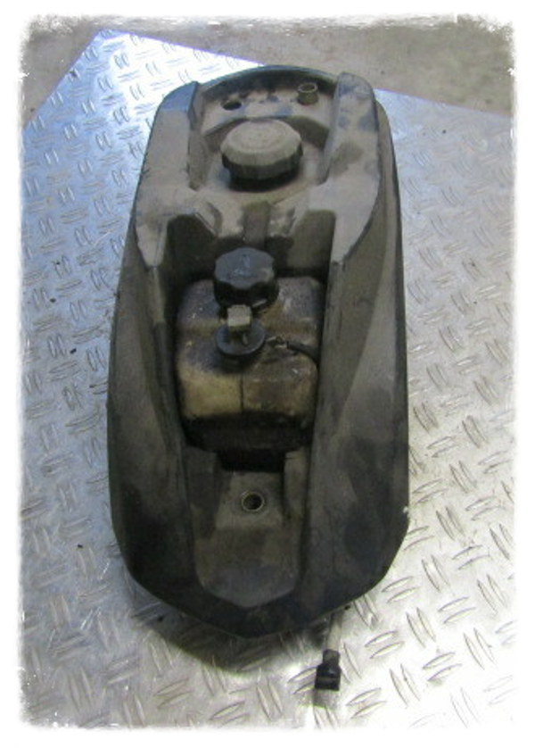 Peugeot Ludix Blaster Elegance Benzintank Öltank 2