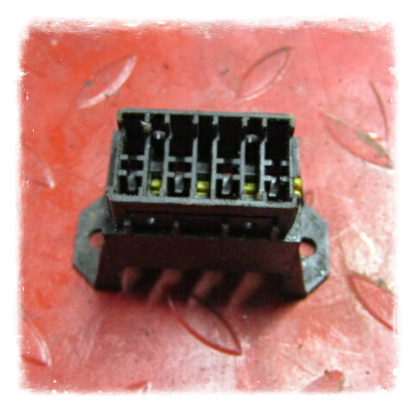 Piaggio NRG Power Sicherungskasten Halter