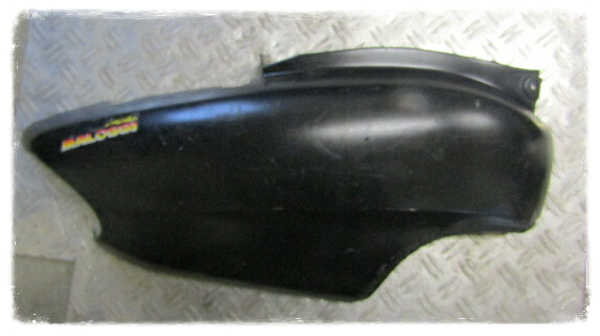 Yamaha Neos 50 100 Verkleidung Heck rechte Seite seite schwarz matt