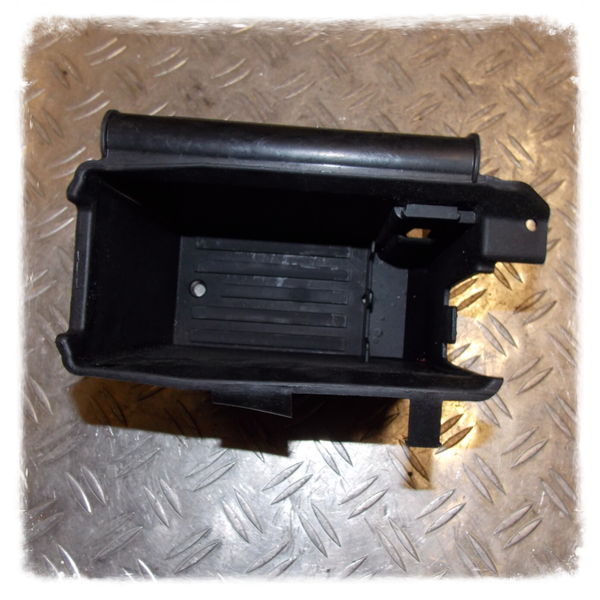 Vespa Primavera 50 Verkleidung Batteriefach