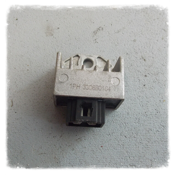 Yamaha Aerox R 50 NS 2T 13-14 Spannungsregler Original