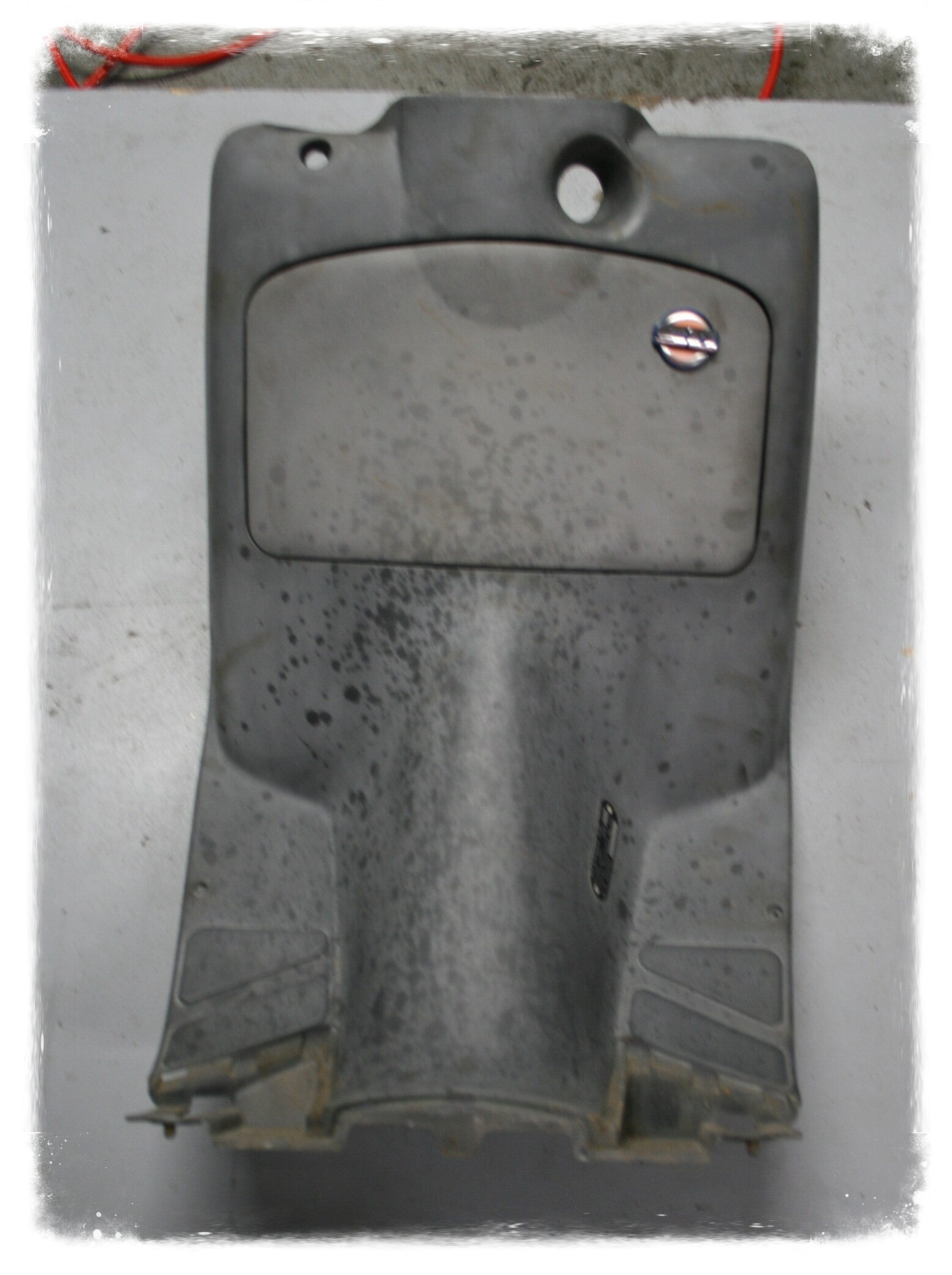 Piaggio Sfera RST 50 Verkleidung Beinschild