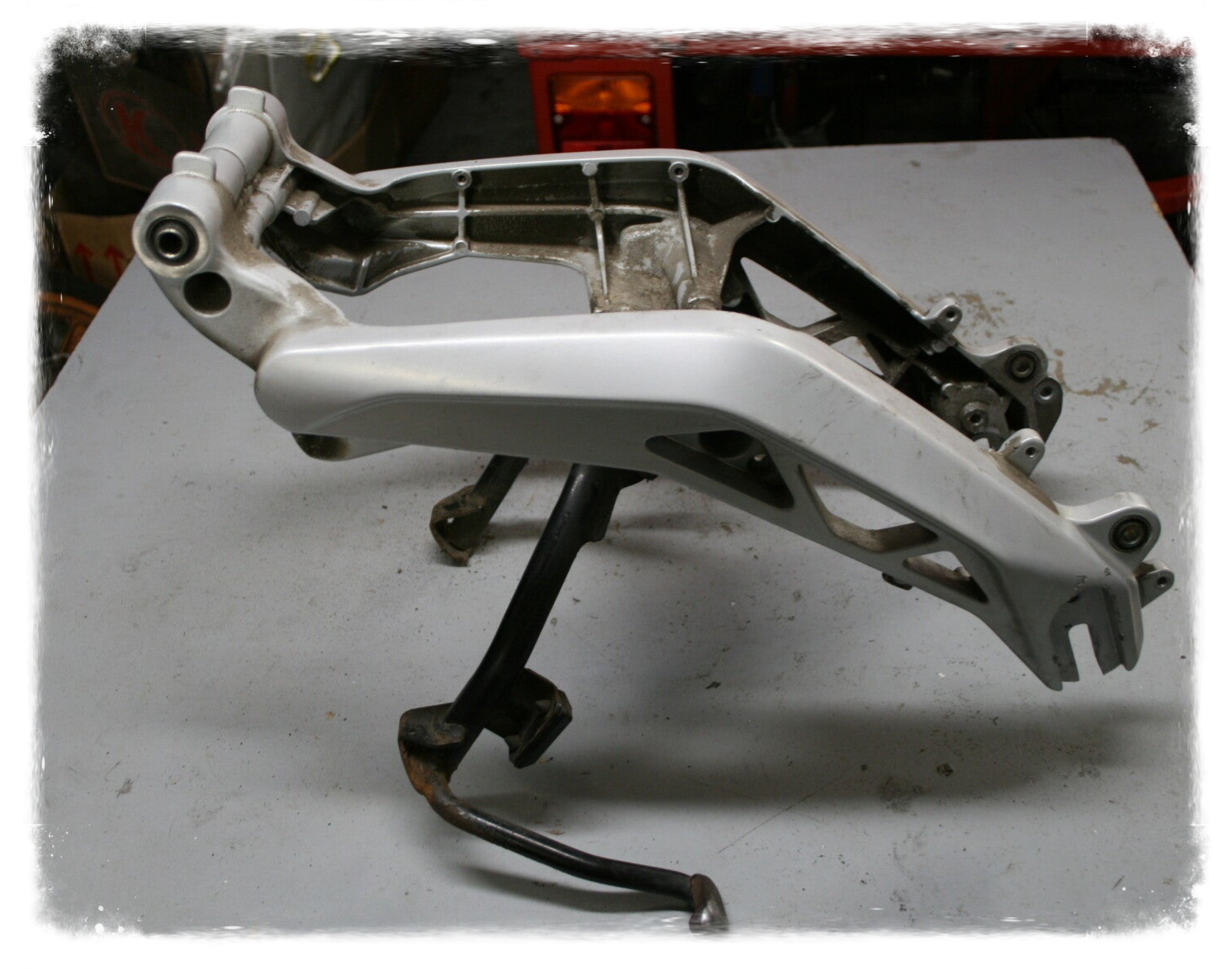 Piaggio One 50 Schwinge und Hauptständer