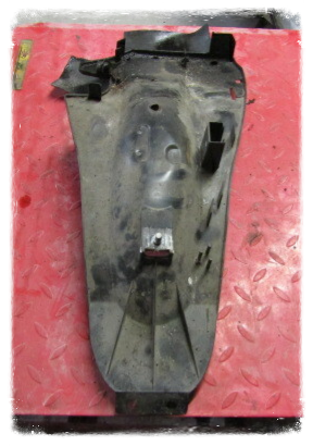 Honda Sky SGX 50 Bj.1997-2004 Verkleidung Unterboden Heck Spritzschutz