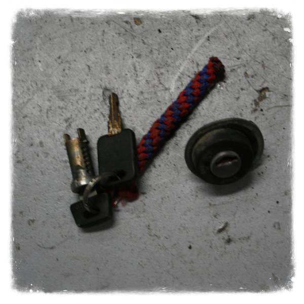 Piaggio Sfera RST 50 Zündschloss Schloss Sitzbank Original