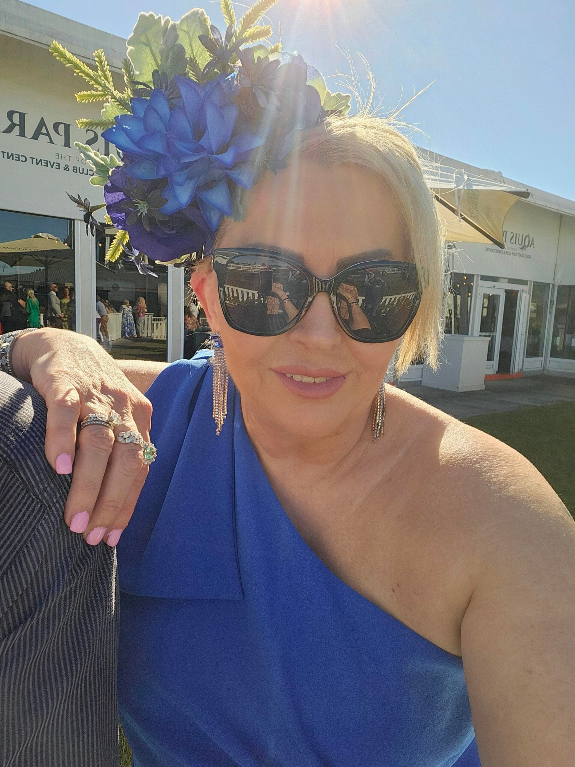 💙 Hire This Stunning Blue Floral Fascinator! 💙