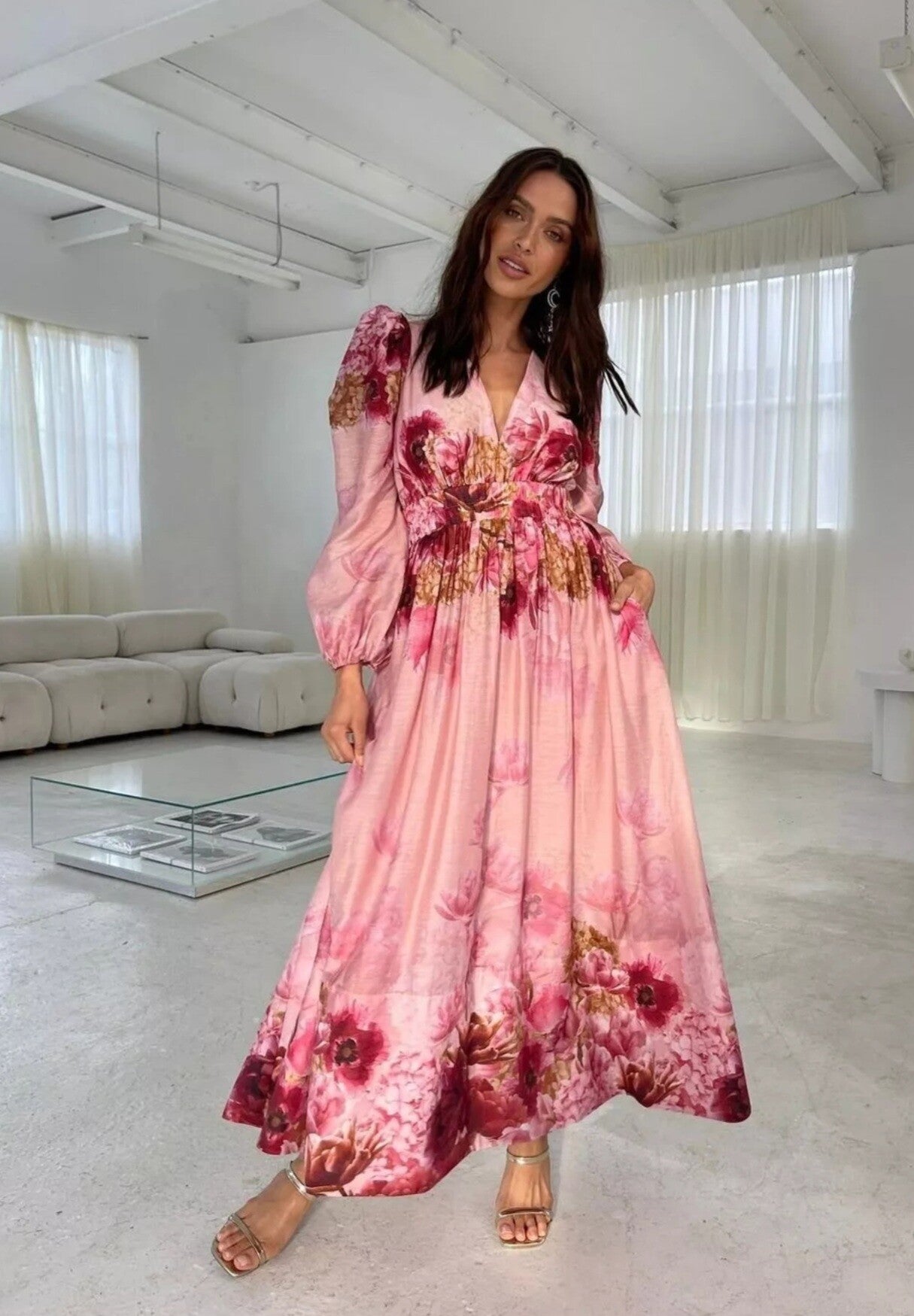 🌸 Romantic Floral Elegance – Rent This Dress Now! 🌸