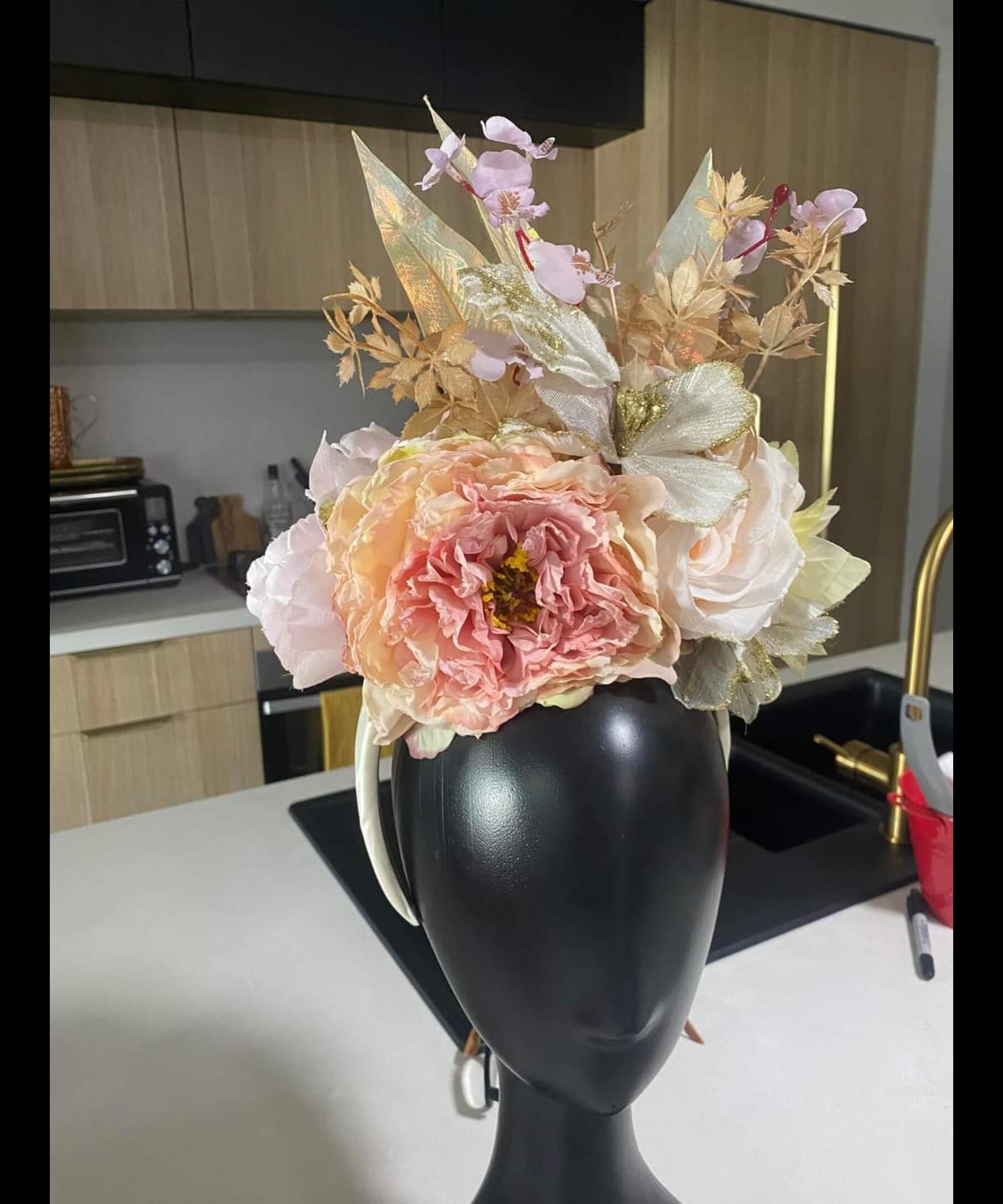 🌸 Hire This Elegant Pastel Floral Fascinator! 🌸