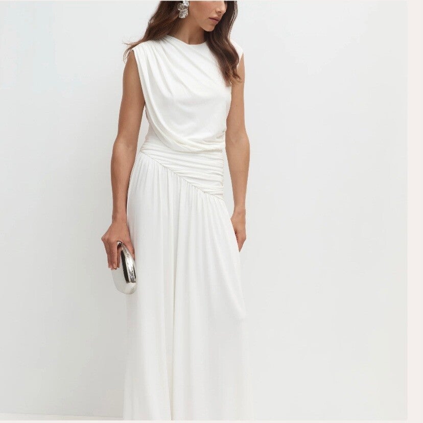 🤍 ELEGANCE IN EVERY DRAPE 🤍