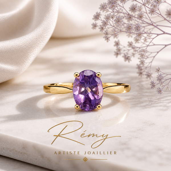Bague “Murmure violet” – Améthyste ovale sur or jaune 18 carats