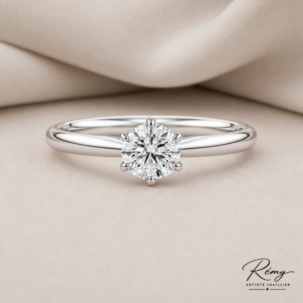 Bague solitaire en platine 950 et diamant rond 0,30 ct