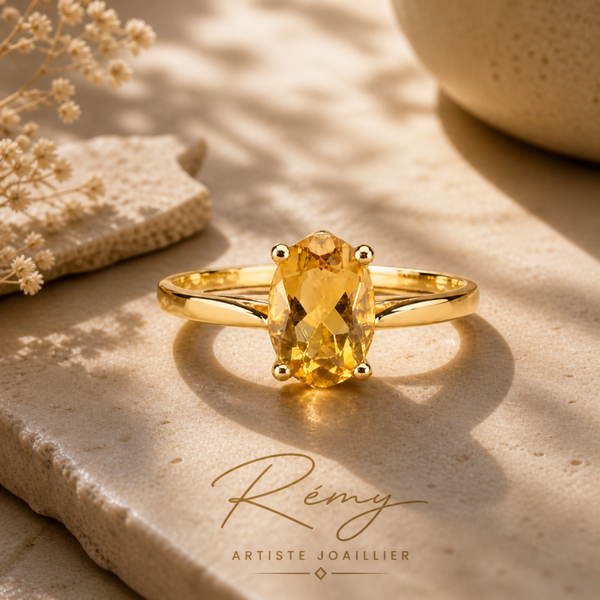 Bague “Rayon discret” – Citrine ovale sur or jaune 18 carats