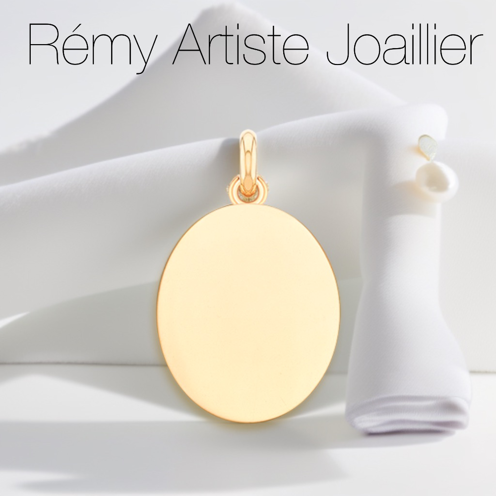 Médaille ovale Becker – Or jaune 750 – 18 mm – Élégance silencieuse