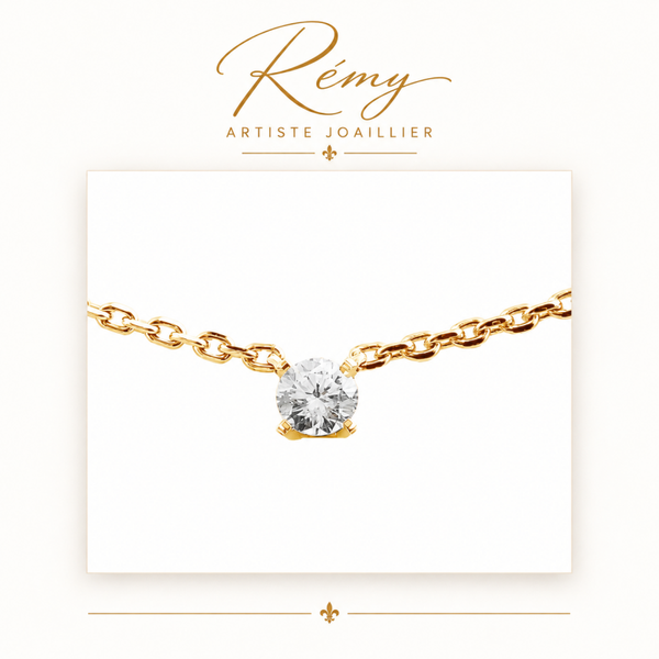 Collier solitaire quatre griffes – Or jaune 750 – Diamant GVS 0,20 ct