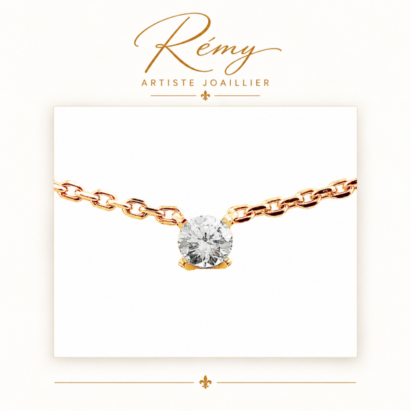 Collier solitaire quatre griffes – Or jaune 750 – Diamant GVS 0,30 ct