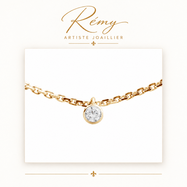 Collier solitaire serti clos – Or jaune 750 – Diamant GVS 0,10 ct