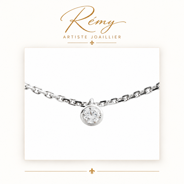 Collier solitaire serti clos – Or blanc 750 – Diamant GVS 0,25 ct