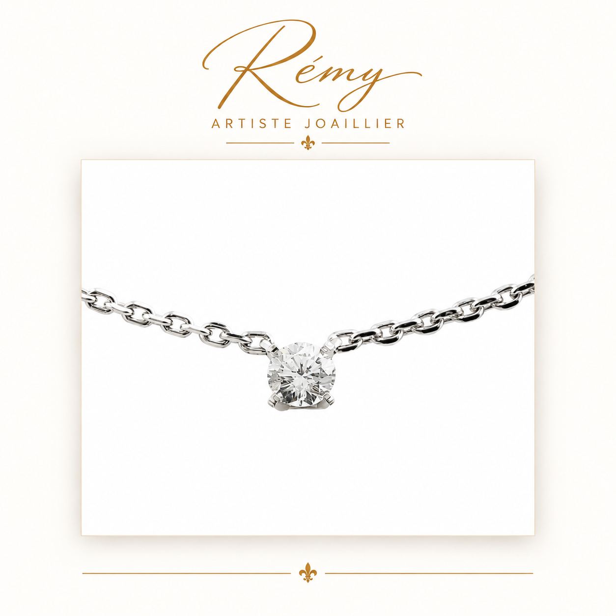 Collier solitaire quatre griffes – Or blanc 750 – Diamant GVS 0,10 ct