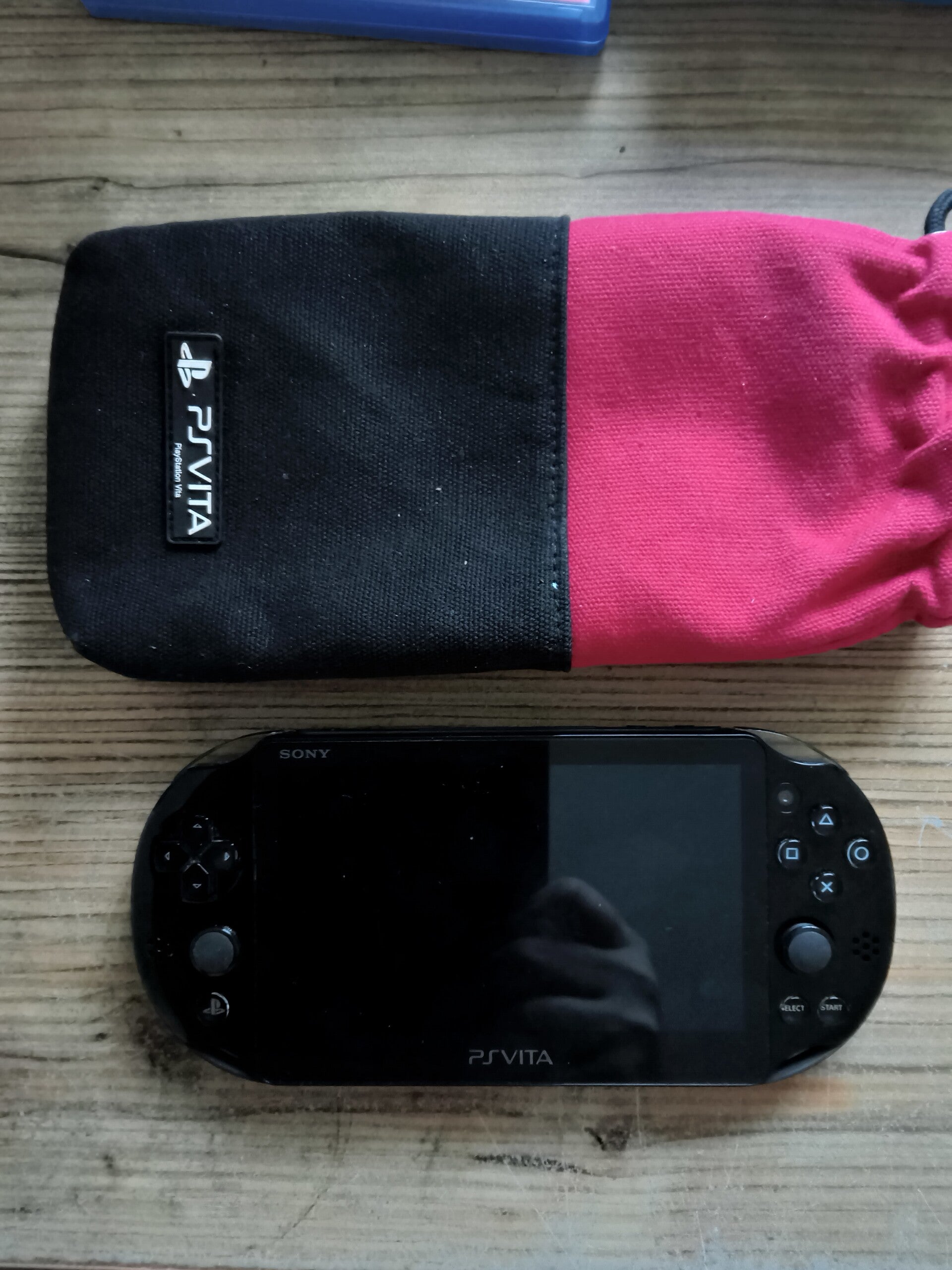 PlayStation Vita - rakuko PS Vita slim met oplader en hoesje | retrohoeknoord