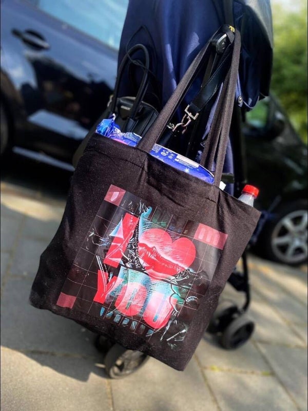 "I love you" tote bags