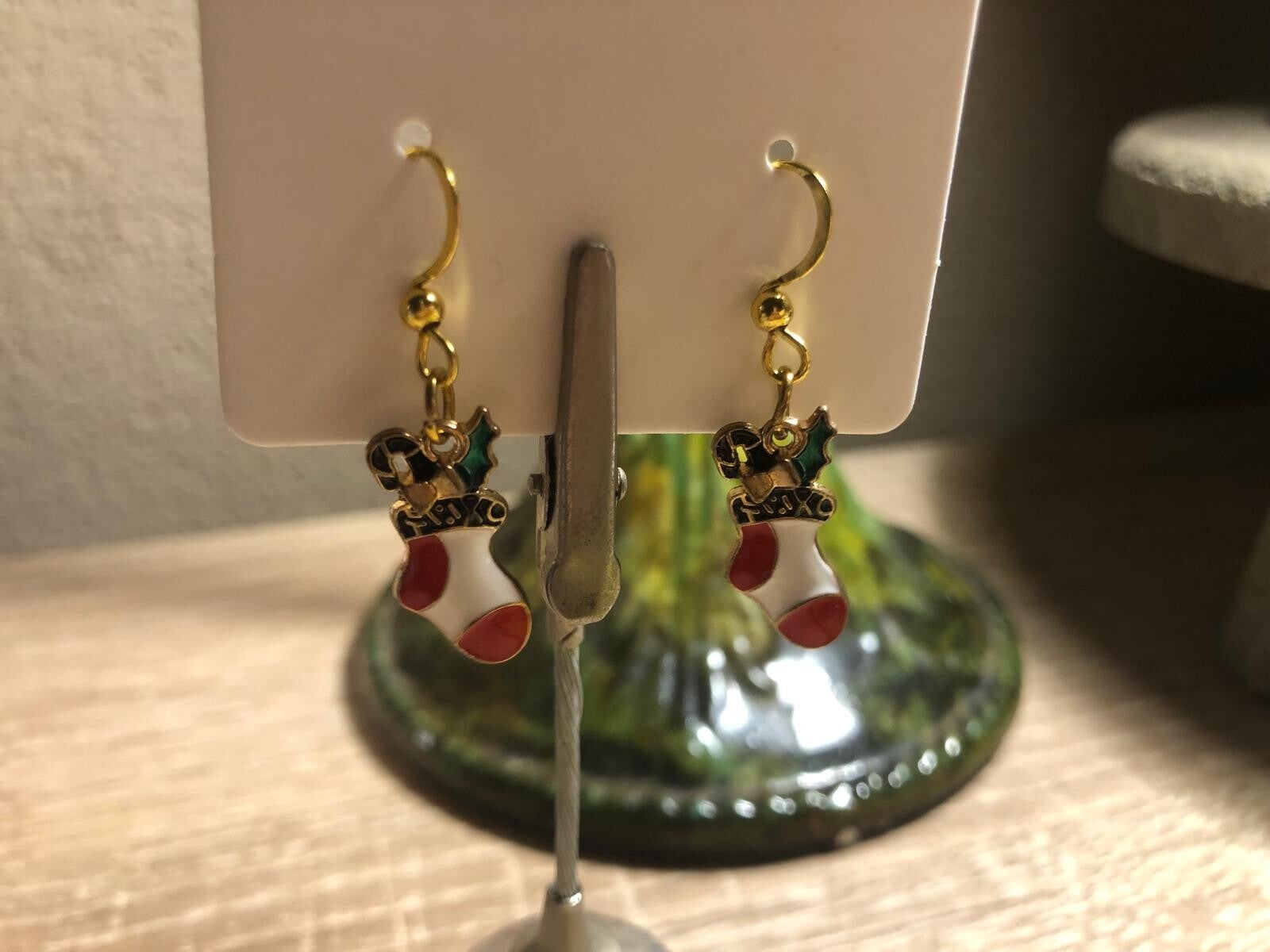 Oorbellen met geëmailleerde kerstsokken