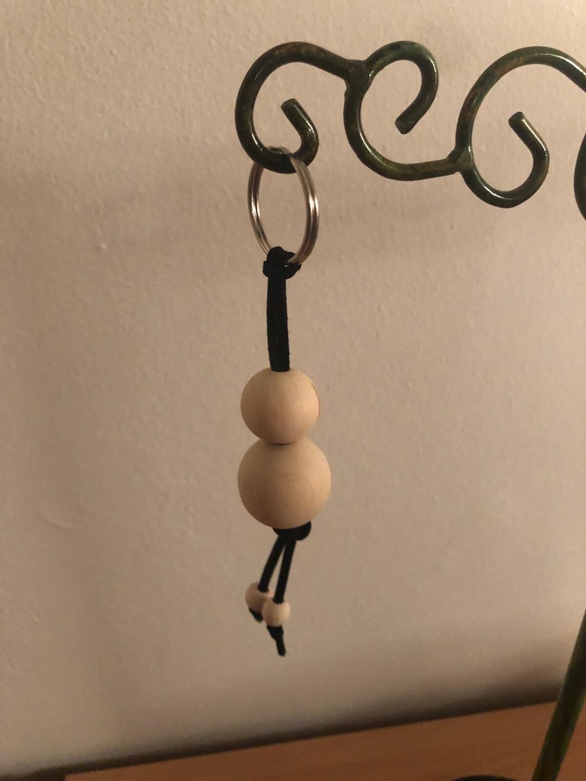 Sleutelhanger houten poppetje