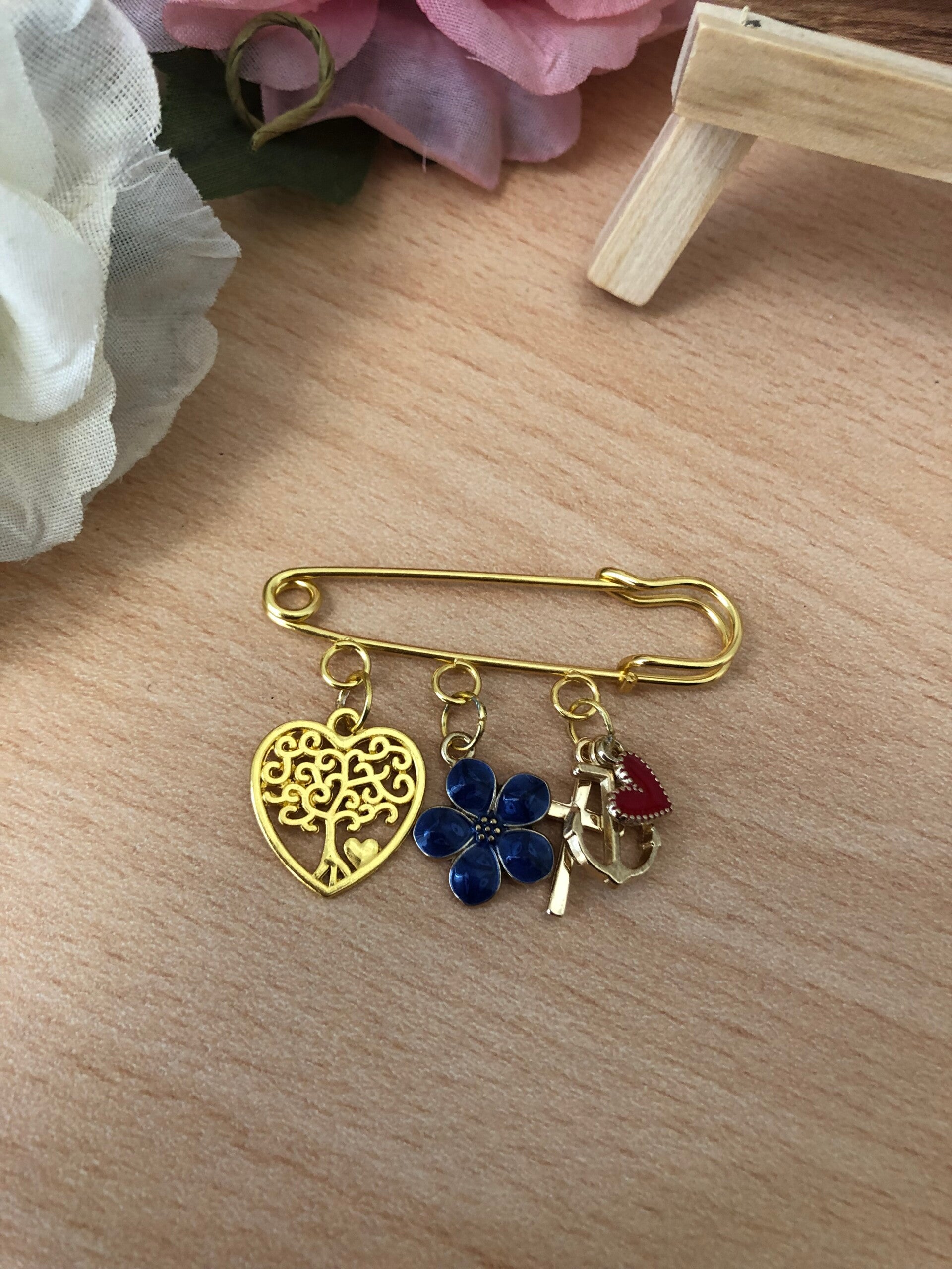 broches/ speldjes met of zonder donatie