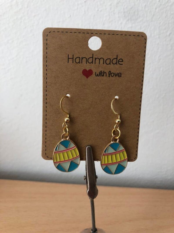 Oorbellen versierde paaseieren