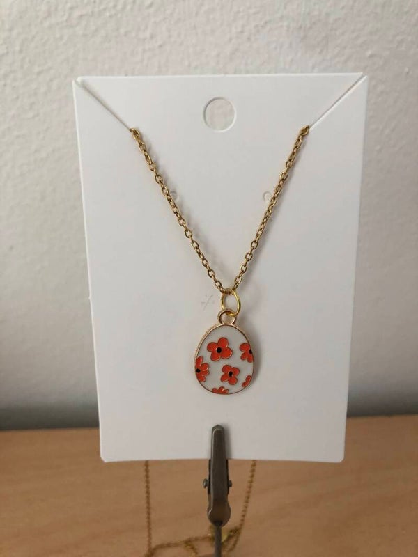 Ketting: Paasei met bloemetjes
