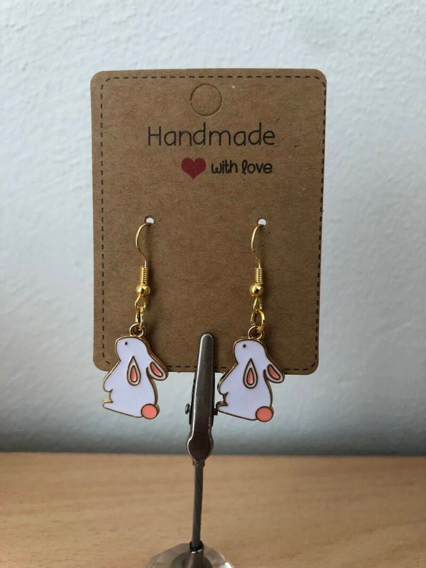 Oorbellen met geëmailleerde konijntjes