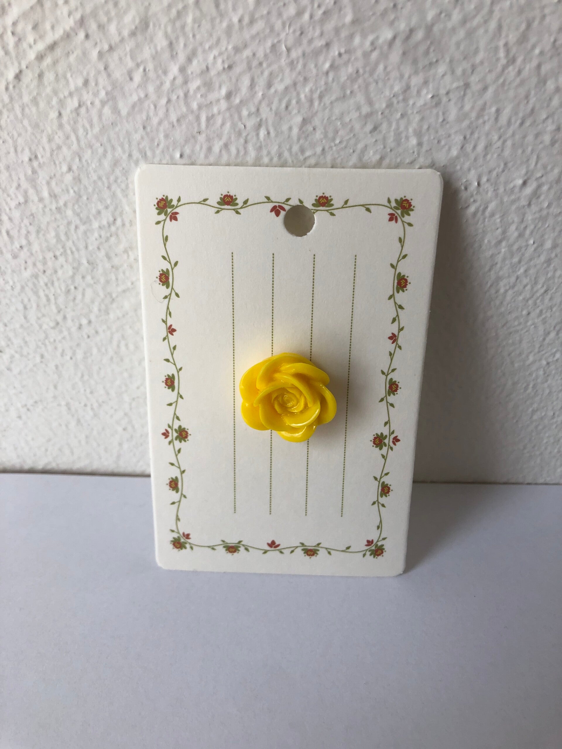 Broche pin bloem geel