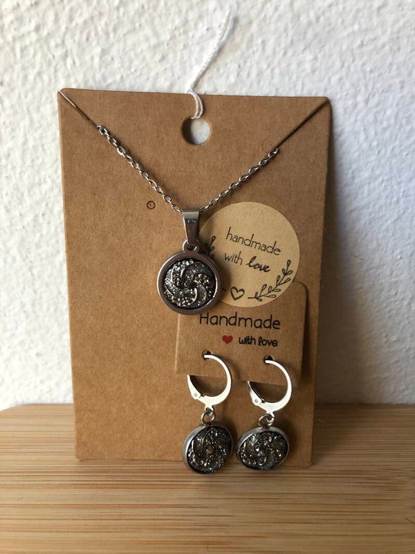 Zilverkleurige ketting & oorbellen Glamour zwartgrijs